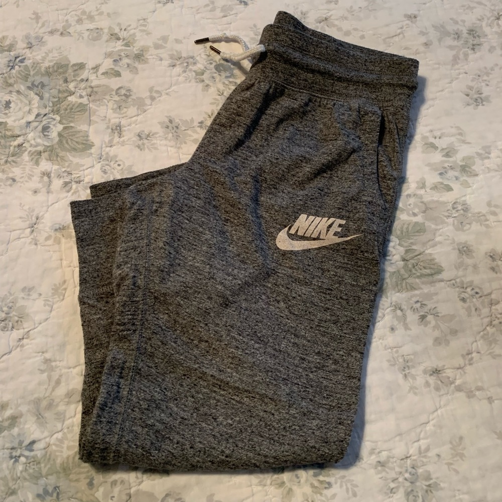 Nike cropped joggers